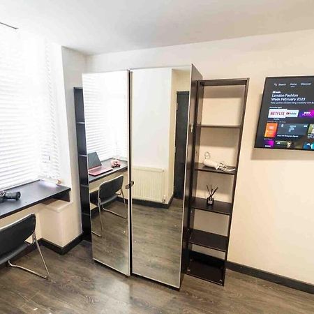 ברמינגהאם Stay Sa Cosy Equipped Studios Available 10 Mins From The City! Free Wifi &50" Smart Tv'S! מראה חיצוני תמונה